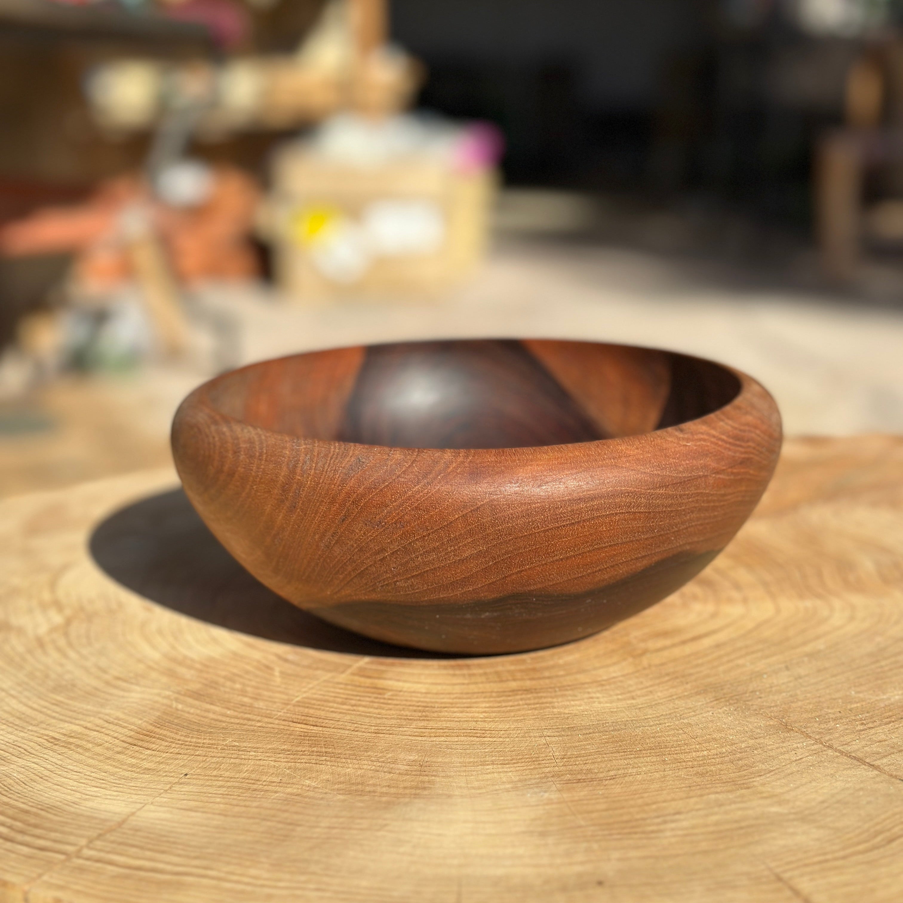 SALADIER ARTISANAL EN BOIS DE NOYER